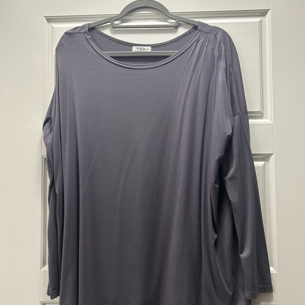 Women's Gray Top